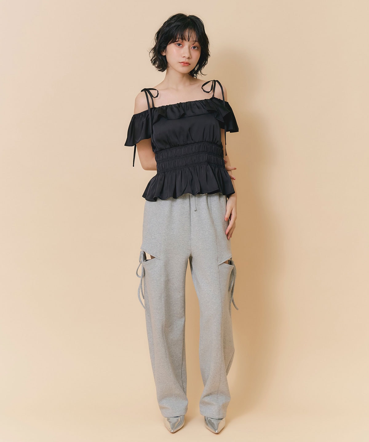 ウエストレースサイドカットアウトパンツ