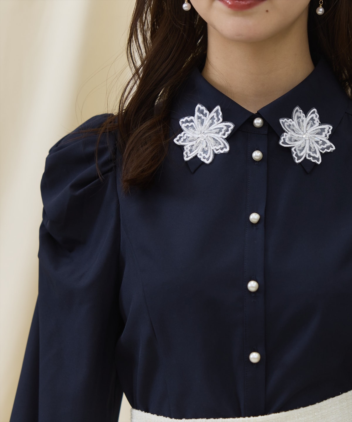 3Dフラワーレース衿パワショルブラウス