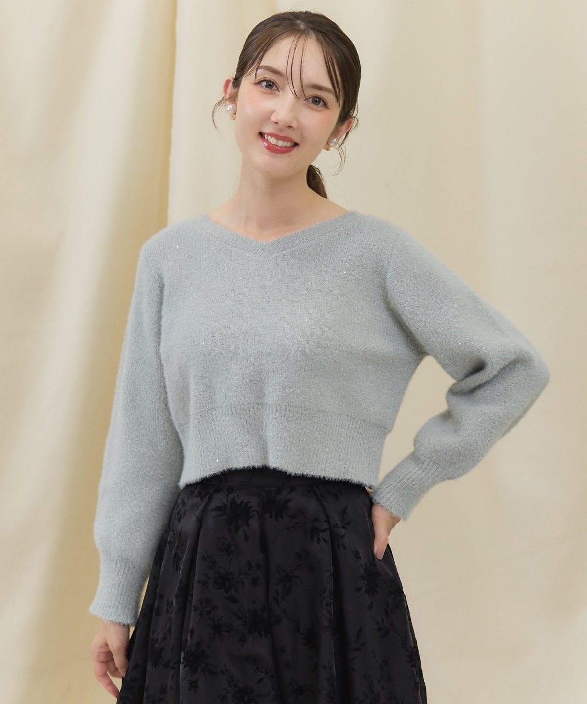 Vネックミニフラワースパンコールニットプルオーバー