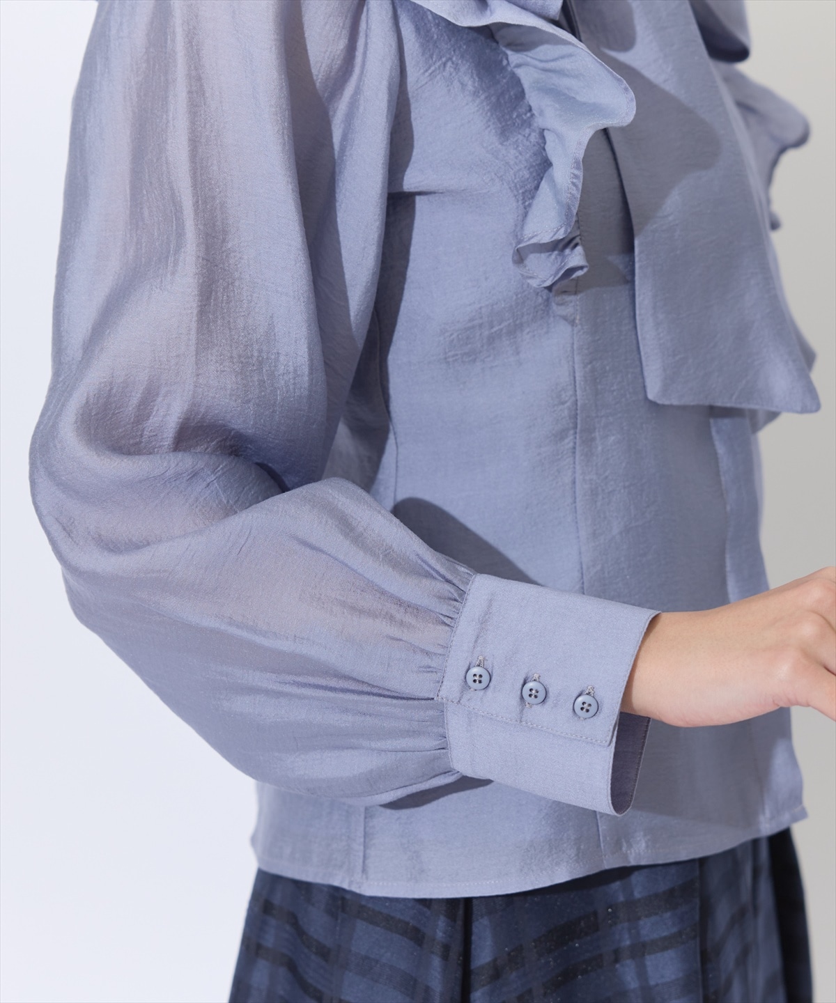 クレープフリルボウタイブラウス