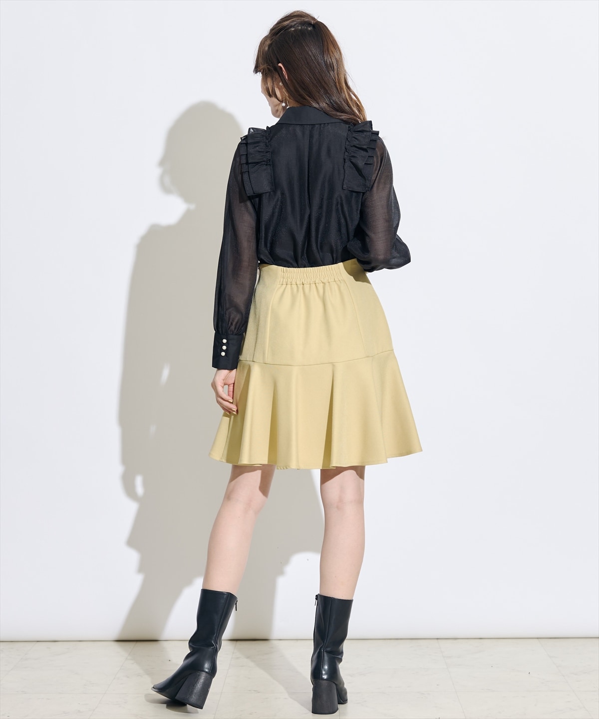 金ボタンカルゼペプラムミニスカート