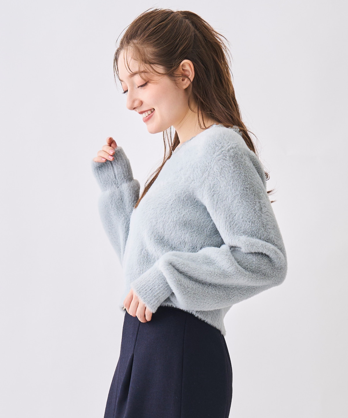 【12/5(Fri)発売開始】レースネックフェザーニット