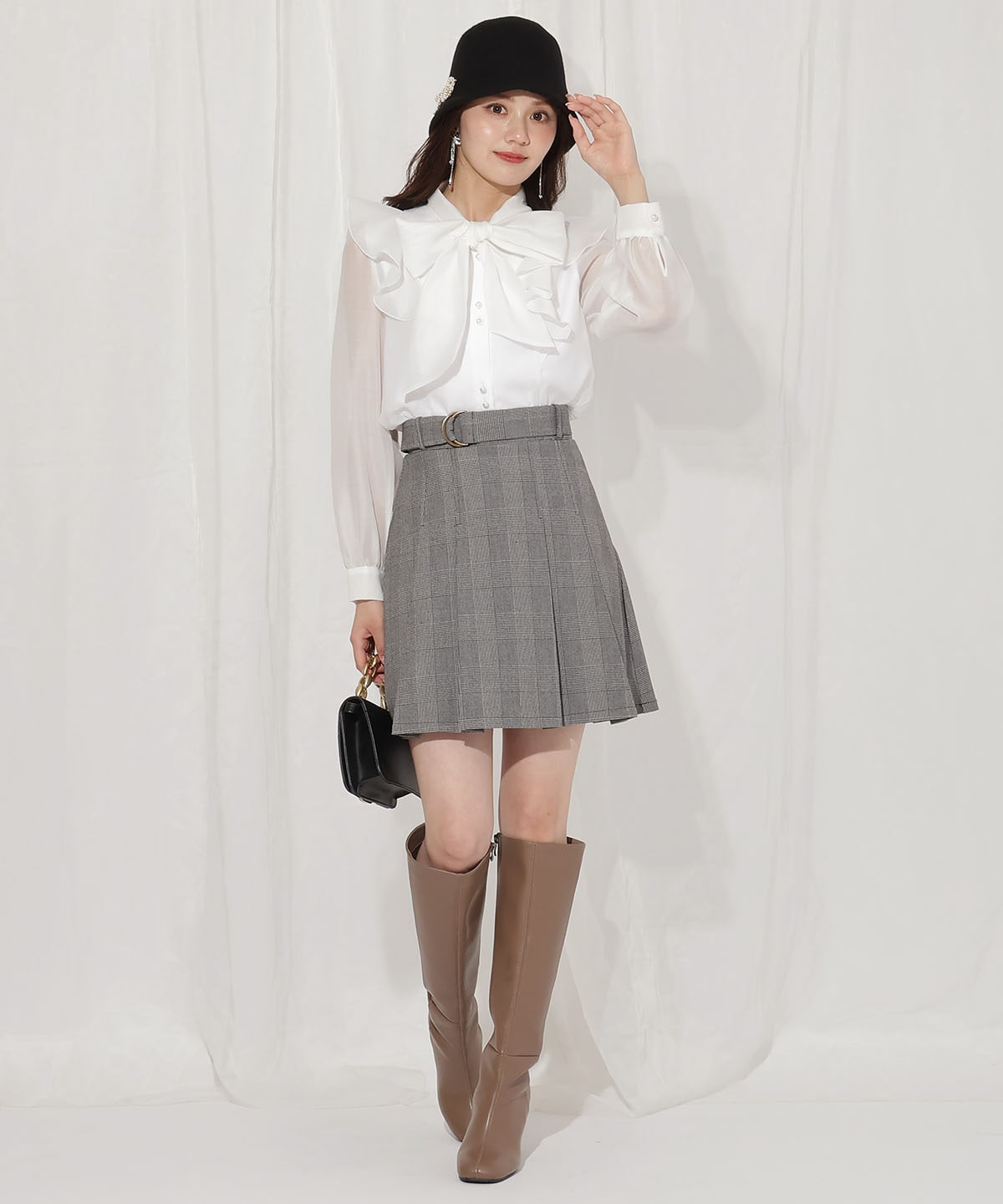 シアーラッフルボウタイブラウス