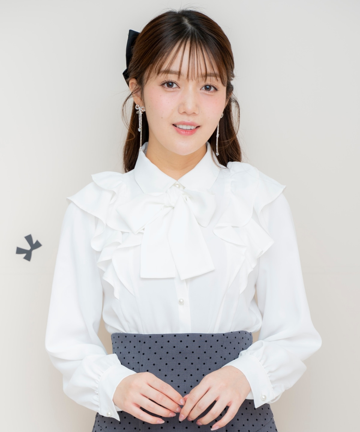 ダブルフリルリボンタイブラウス