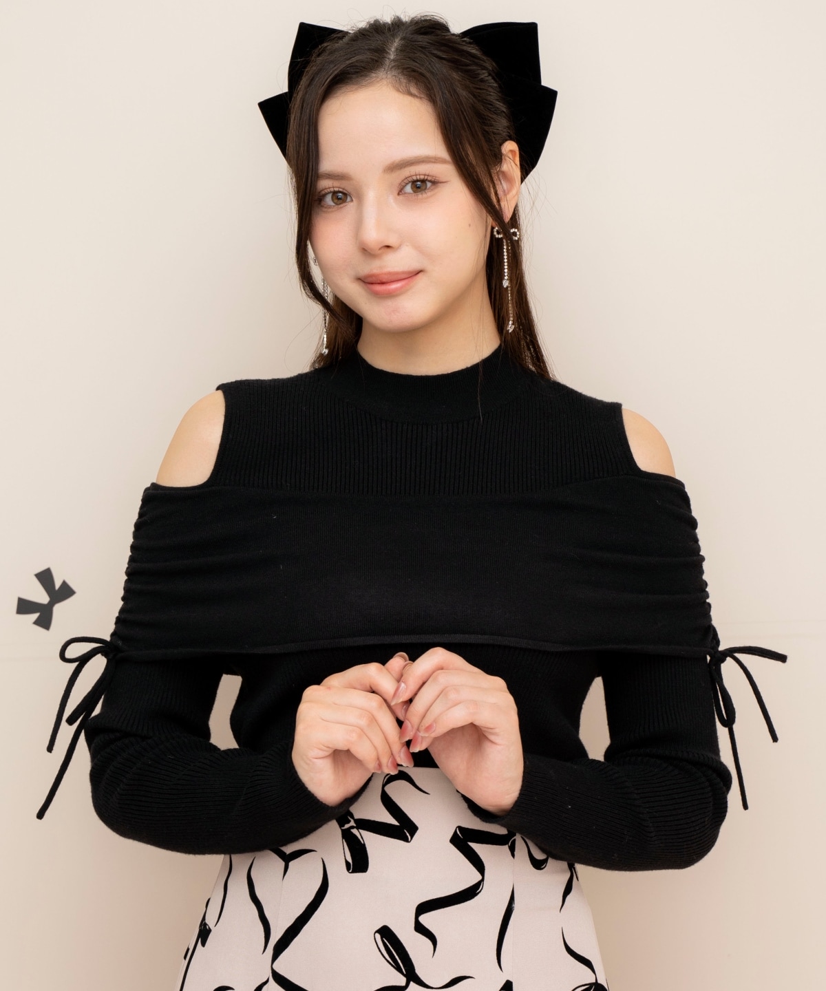 ギャザーリボンオフショルニット