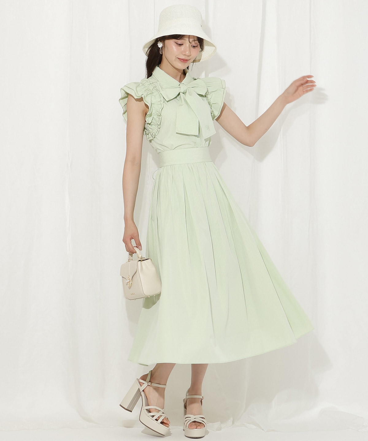 バックレースアップストライプスカート