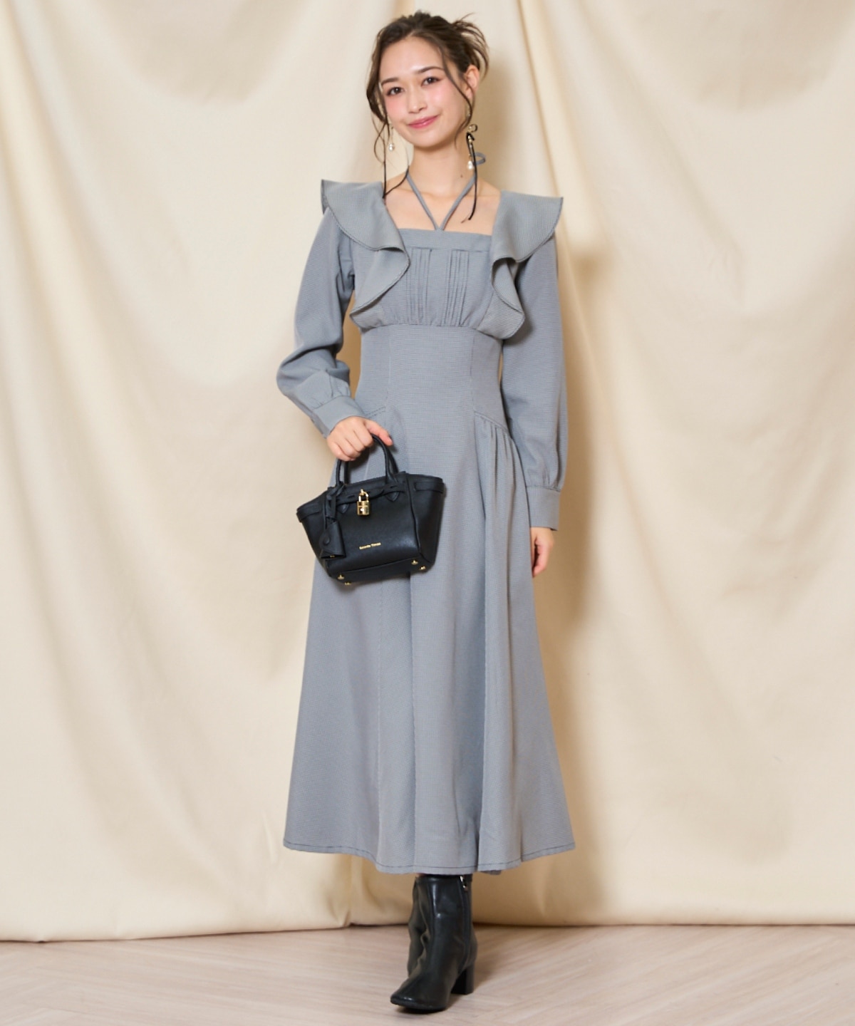 ネックリボンギャザー切り替えワンピース