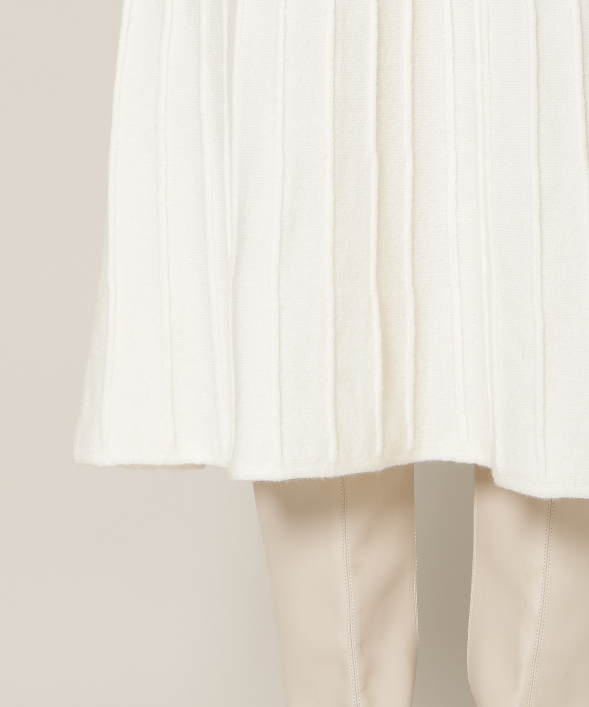 【12/18(thu) 12時予約スタート】オープンショルダープリーツニットOP