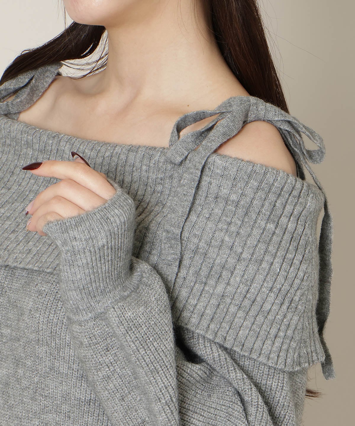 【12/18(thu) 12時予約スタート】オープンショルダープリーツニットOP