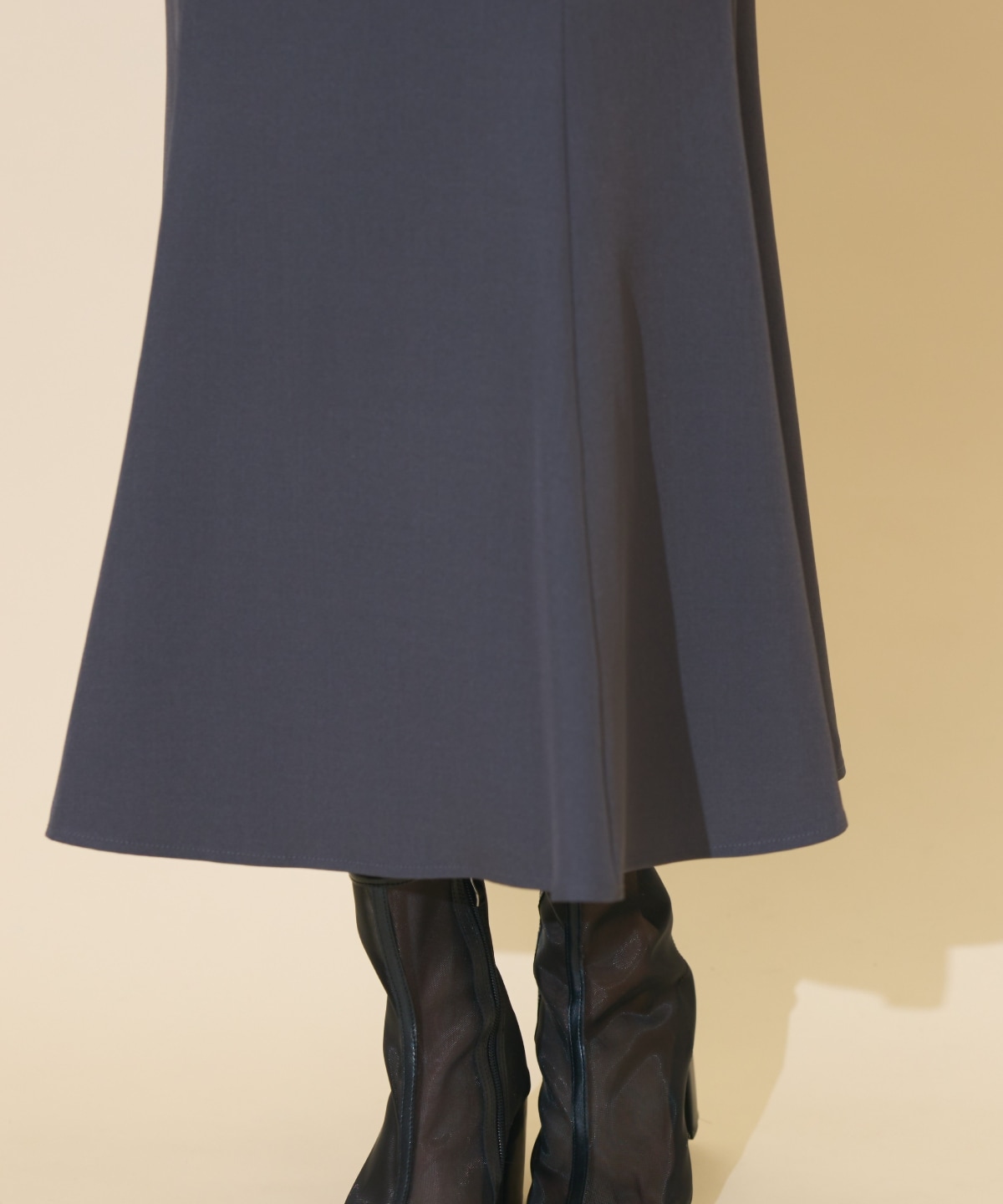 フリルショルダーマーメイドワンピース