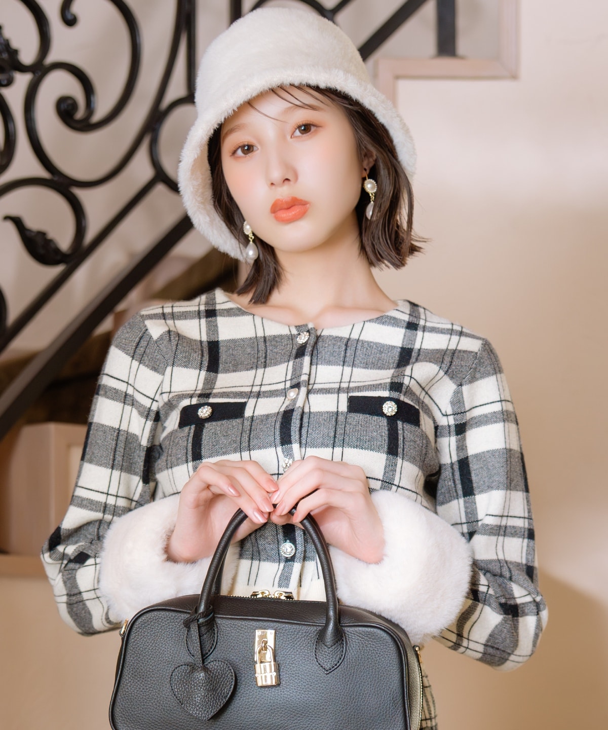 【新色追加】チェック柄ファーカフスカーディガン