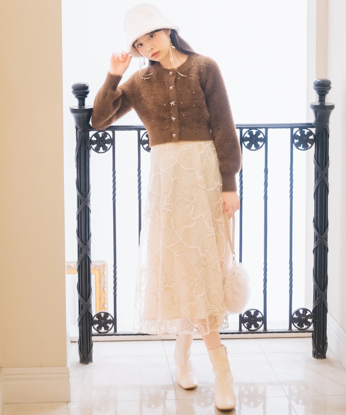 パール＆ビジューフェザーカーディガン