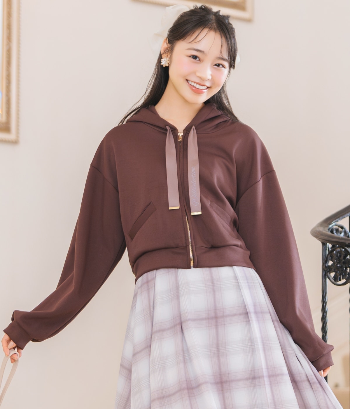 ロゴテープパーカー