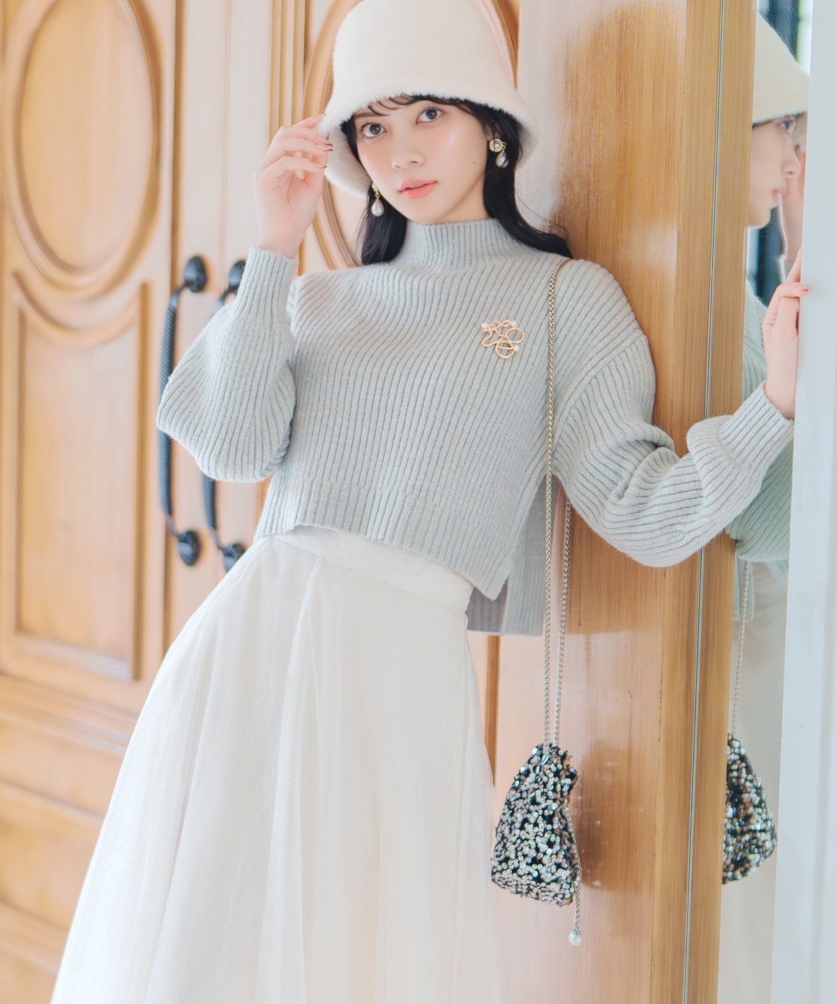 【12/5(fri)10時発売】ブローチ付きクロップドラメニット