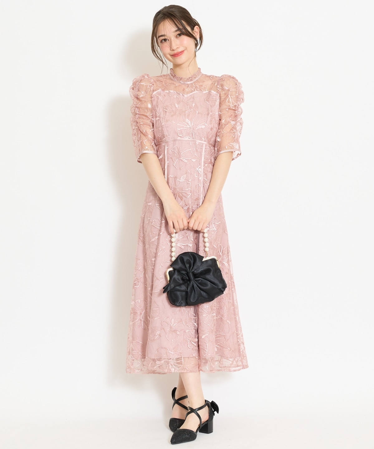 パイピングライン刺繍ワンピース