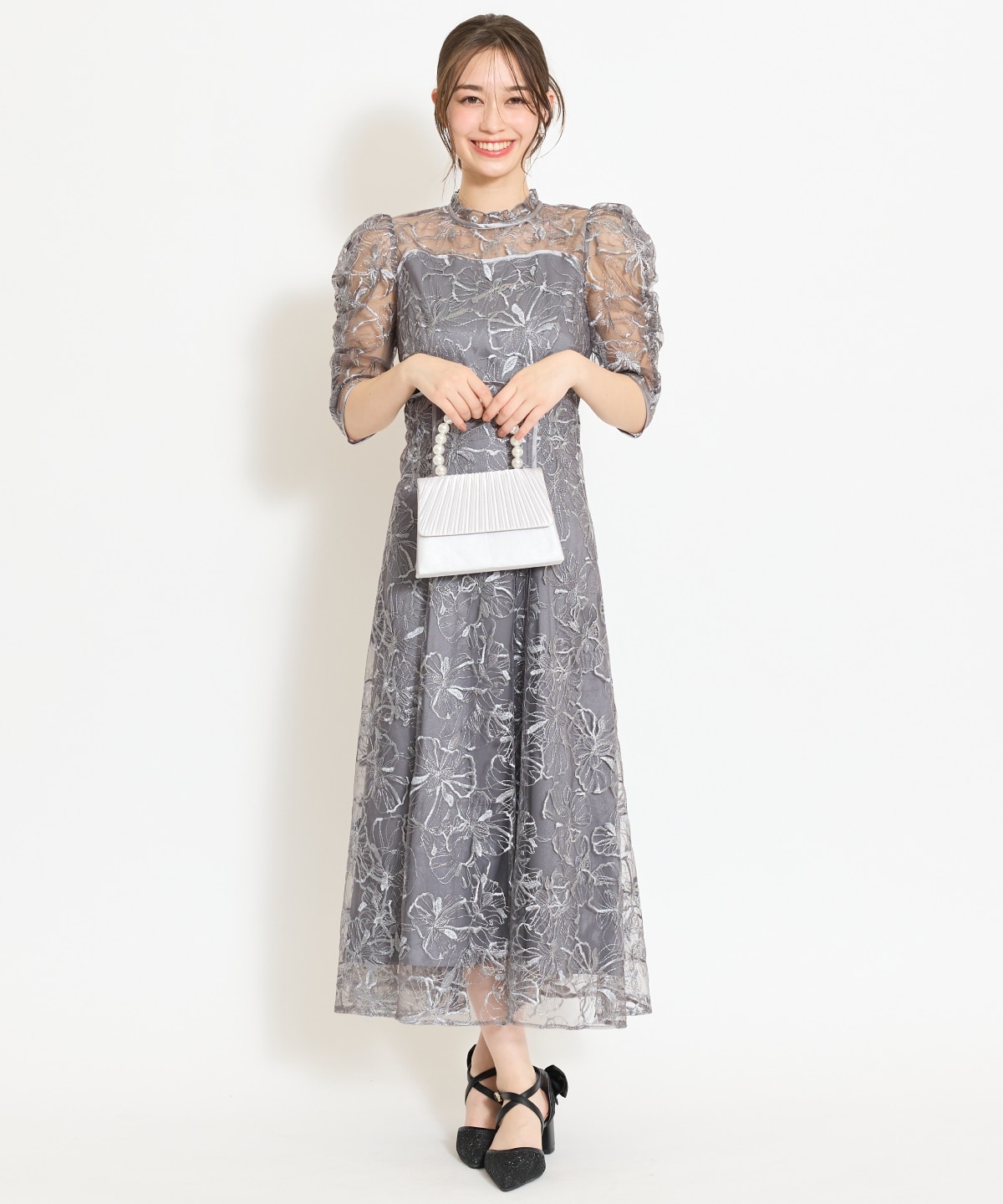 パイピングライン刺繍ワンピース