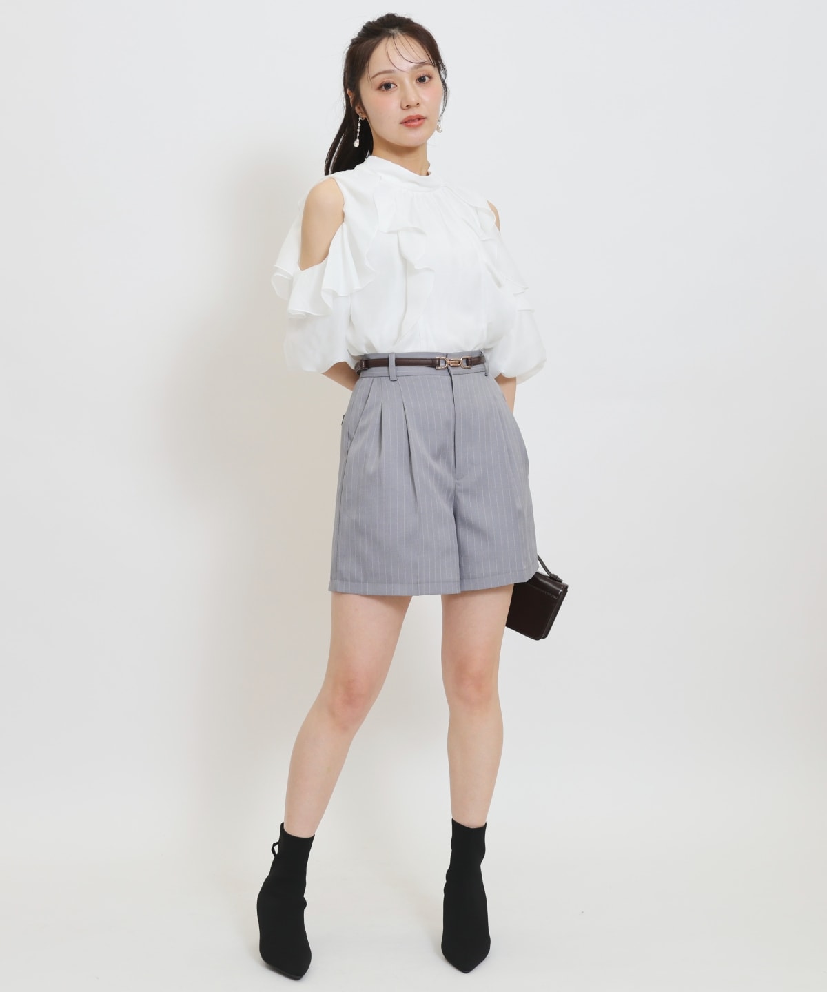センタータックショートパンツ