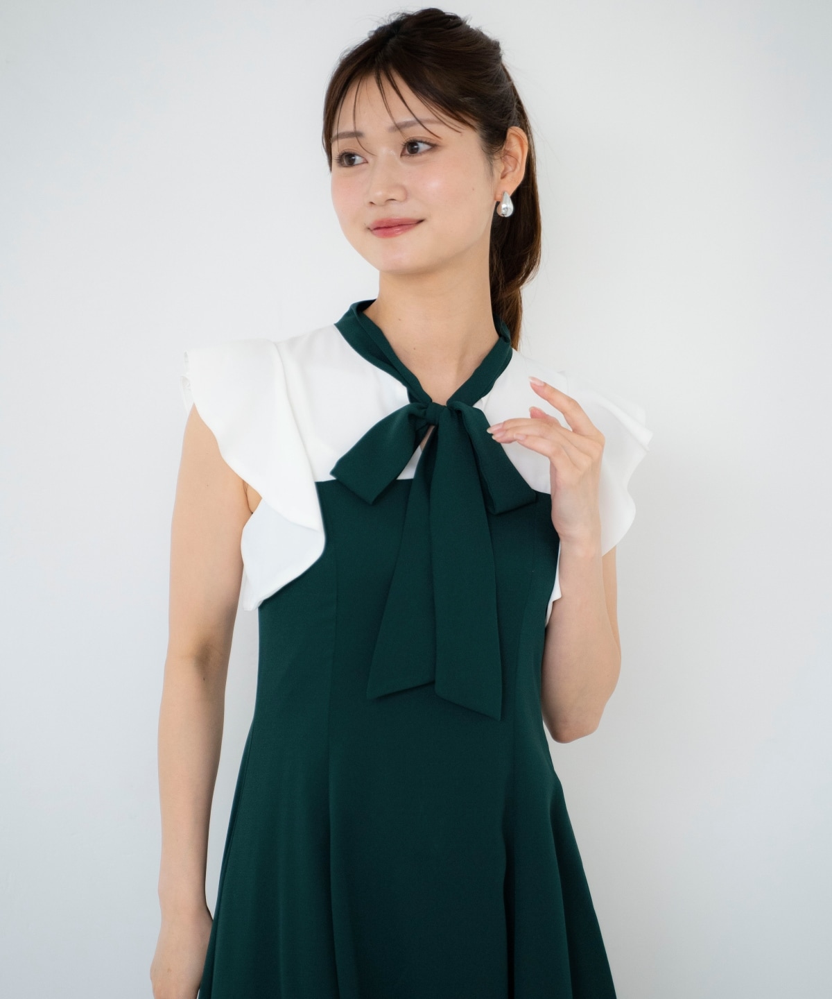 ラッフルノースリーブリボン襟ワンピース