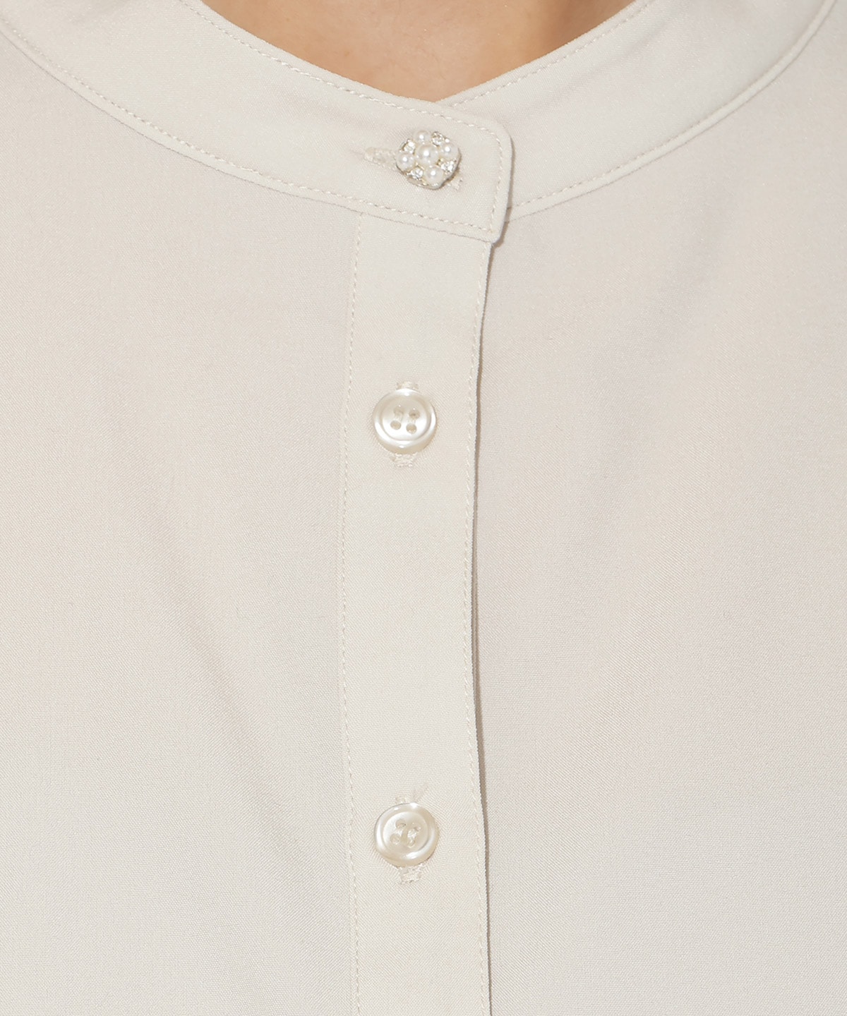 カフス刺繍ボウタイブラウス