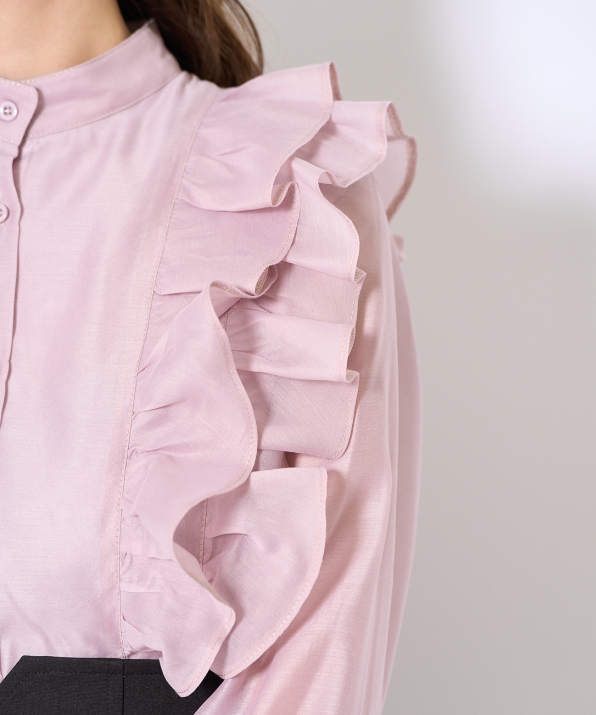 ボウタイフリルシアーブラウス