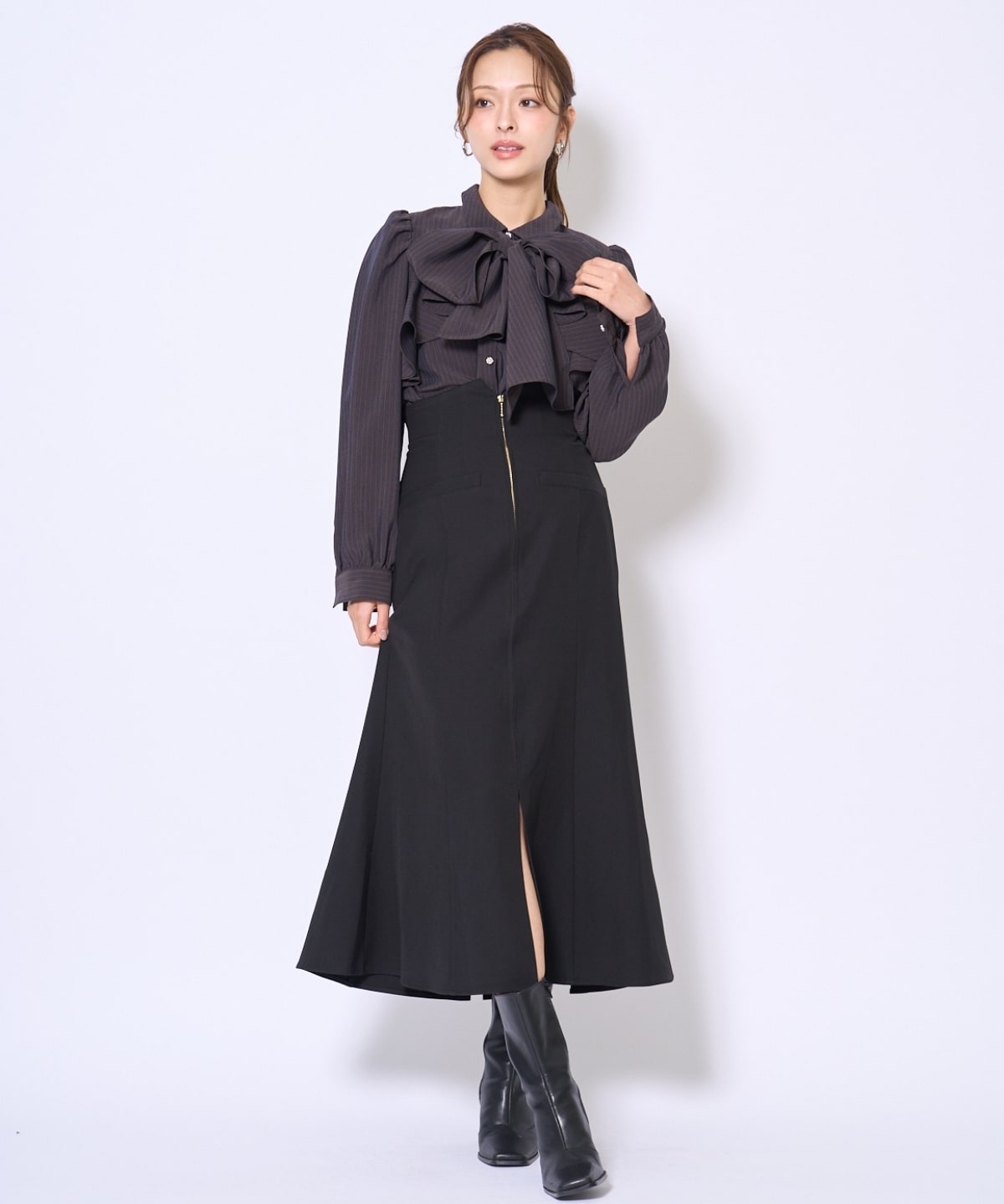 ビジューボタンフリルケープ長袖ブラウス