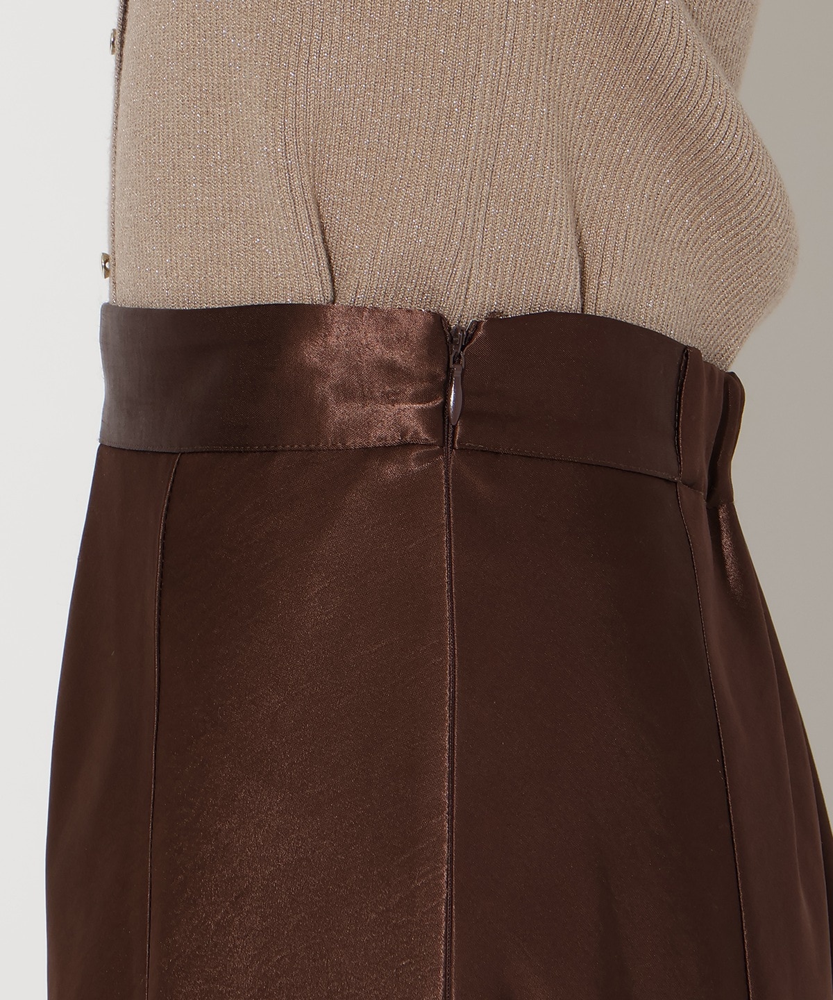 サテンバイアススカート