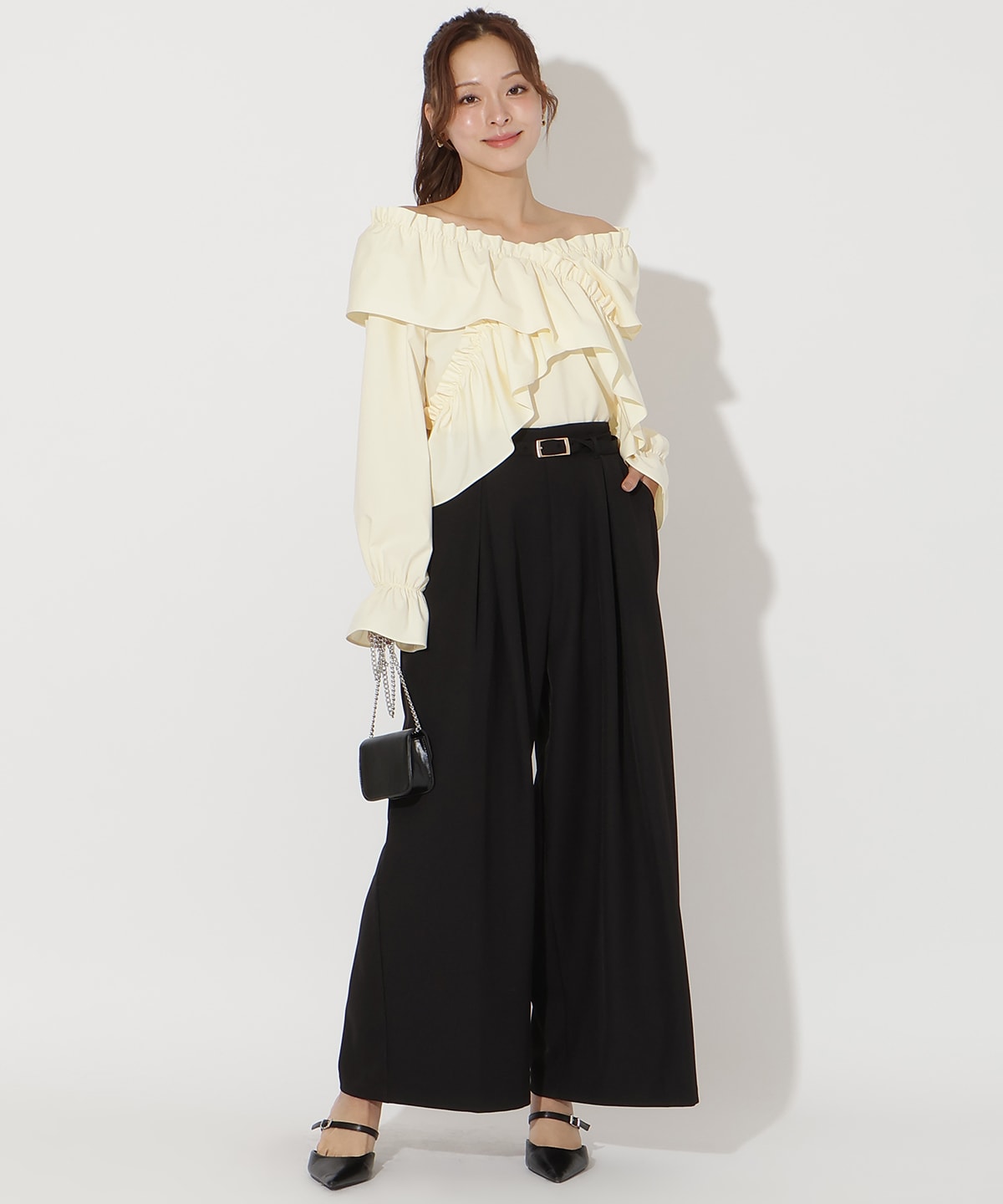 ベルト付きタックワイドパンツ