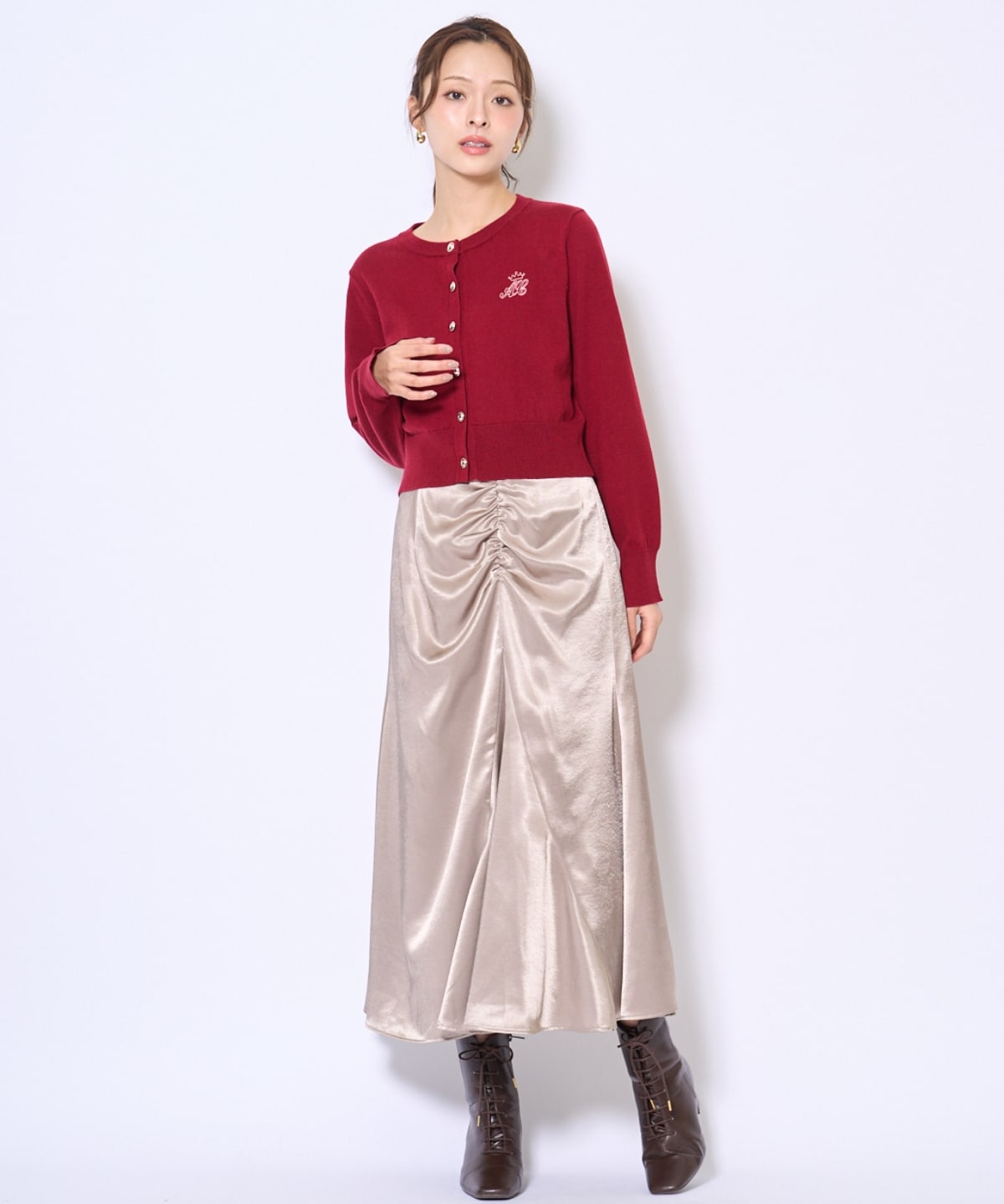 刺繍クルーネック長袖カーディガン