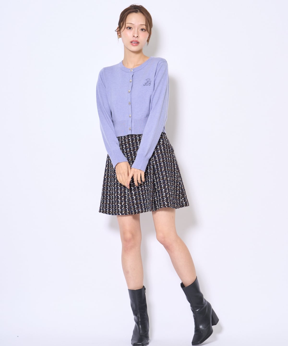 刺繍クルーネック長袖カーディガン