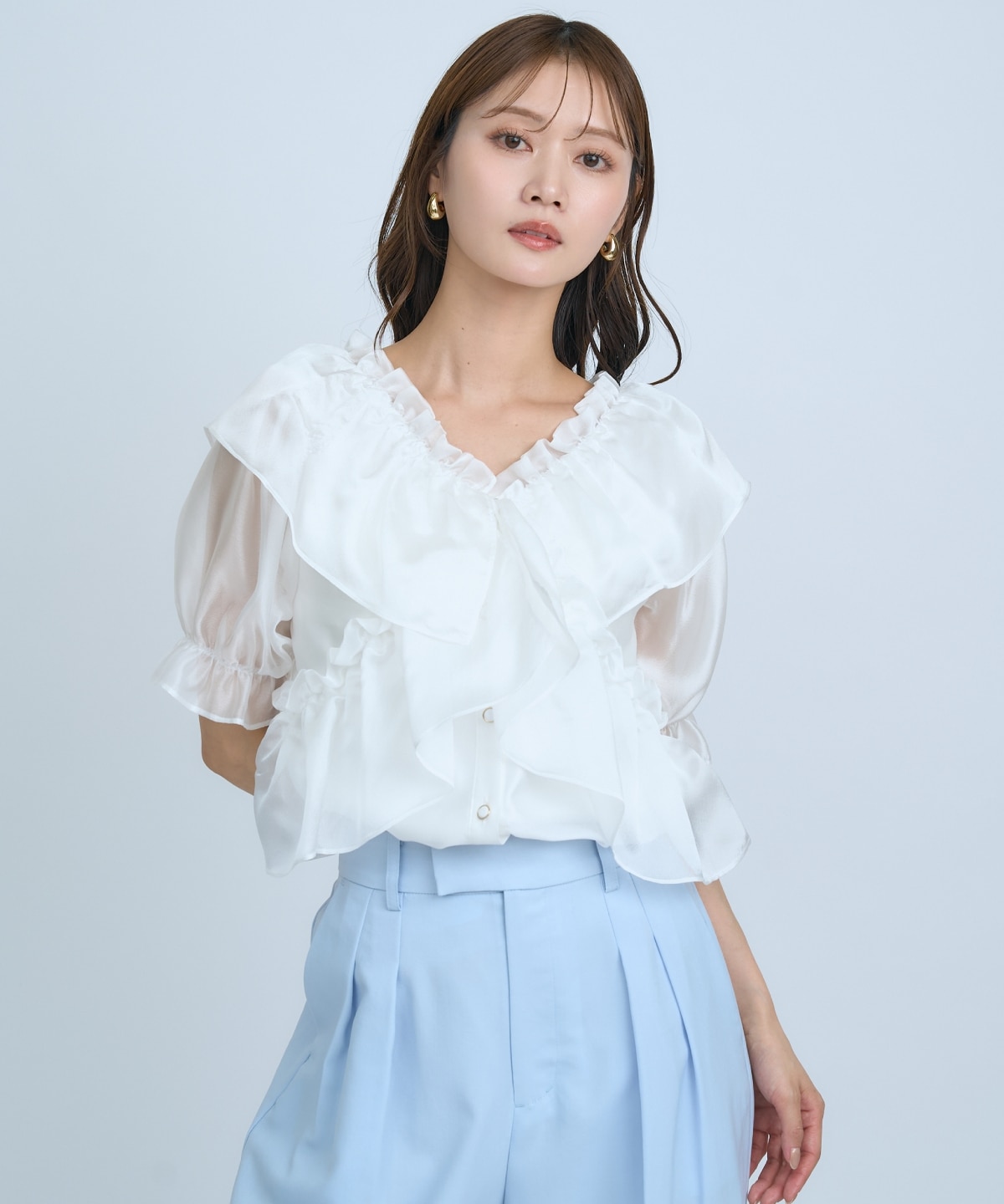 【先行予約受付中】フリルクロスシアーブラウス