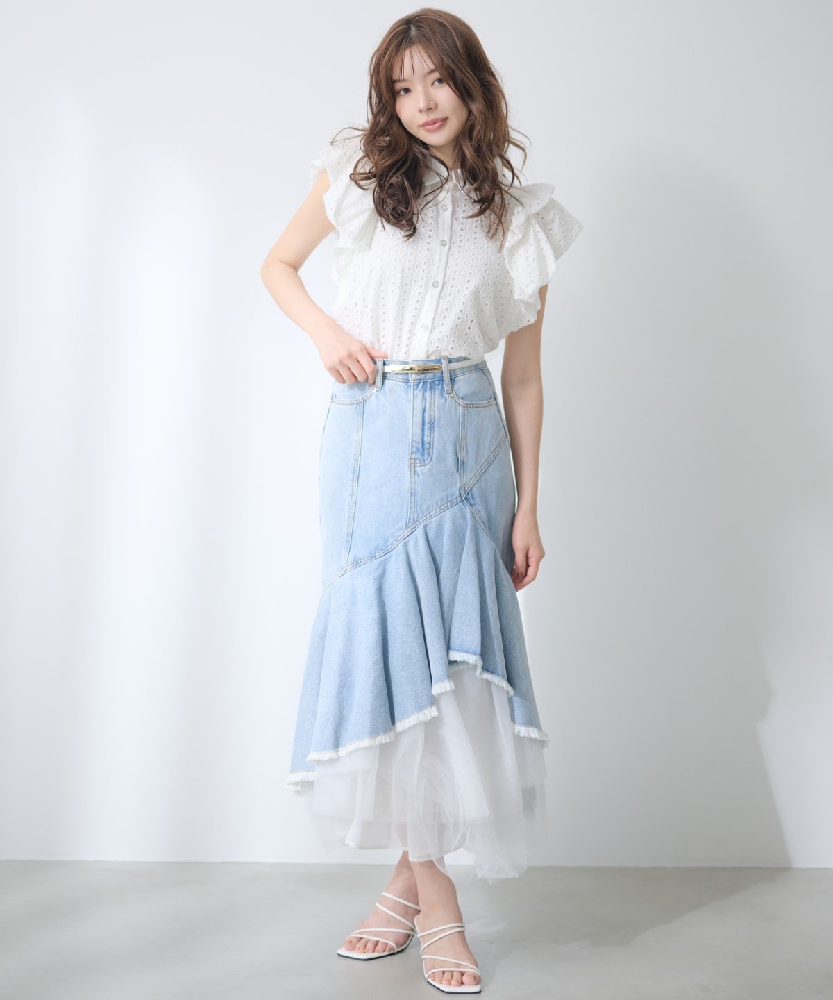 オーバーレース袖タックブラウス