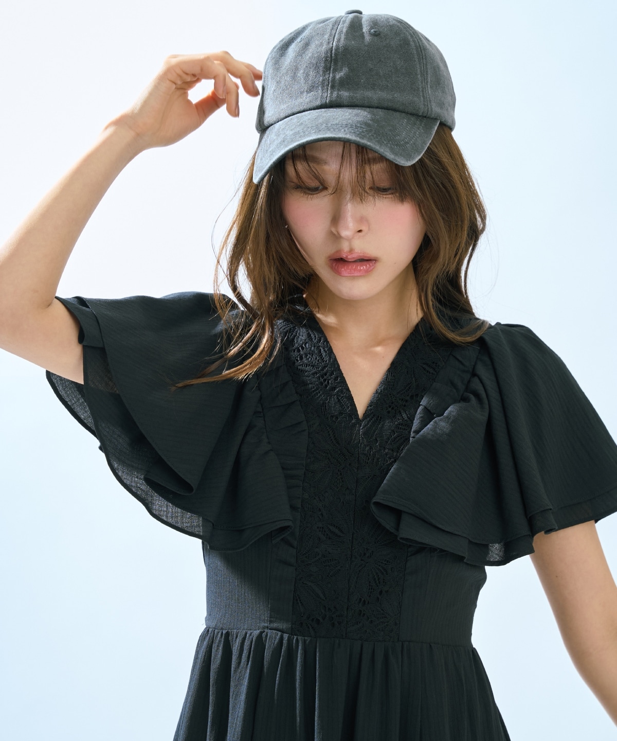 【先行予約受付中】Vネック襟レースティアードワンピース