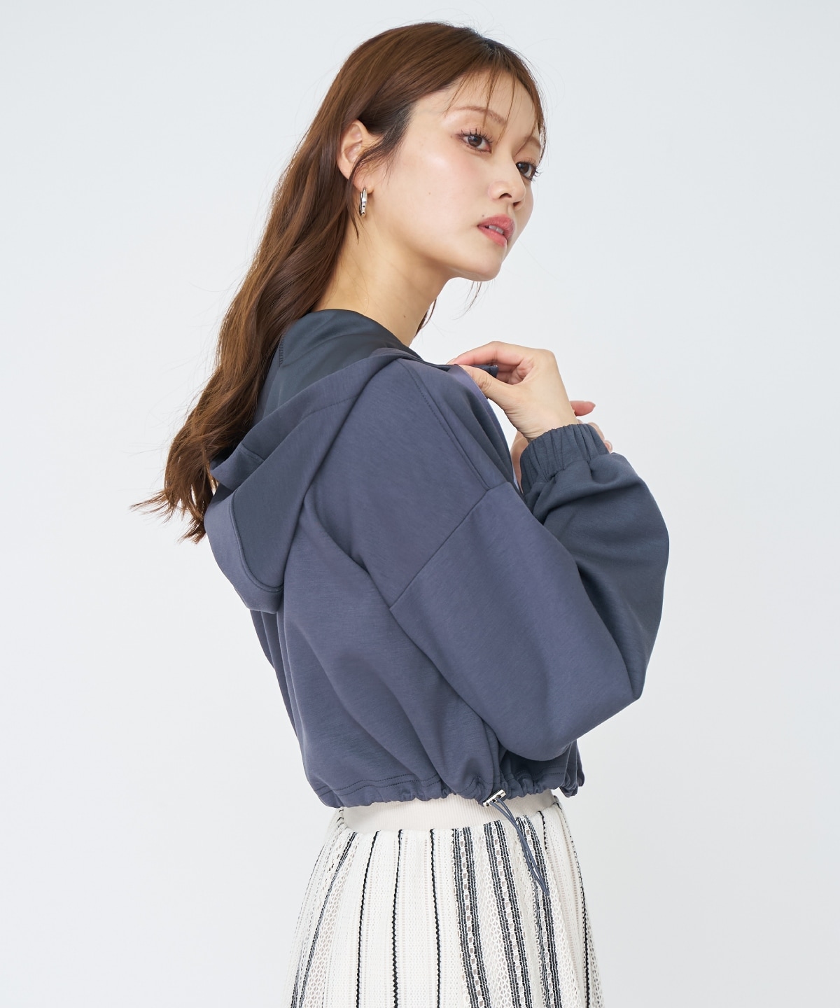 【先行予約受付中】ロゴ刺繍ZIPパーカー