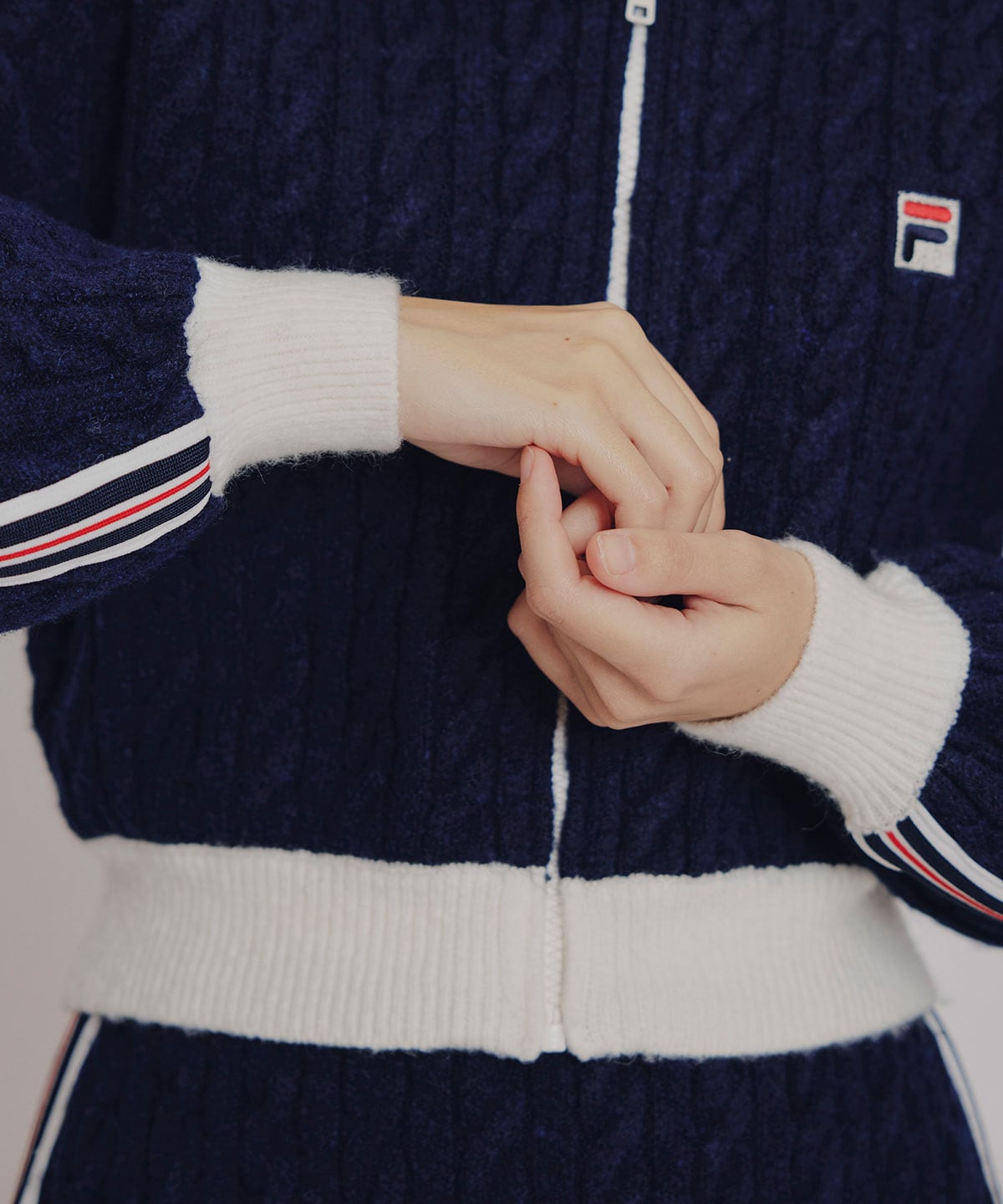 ［FILA×REDYAZEL］ケーブルニットトリコロールラインジャケット×タイトミニスカートセットアップ