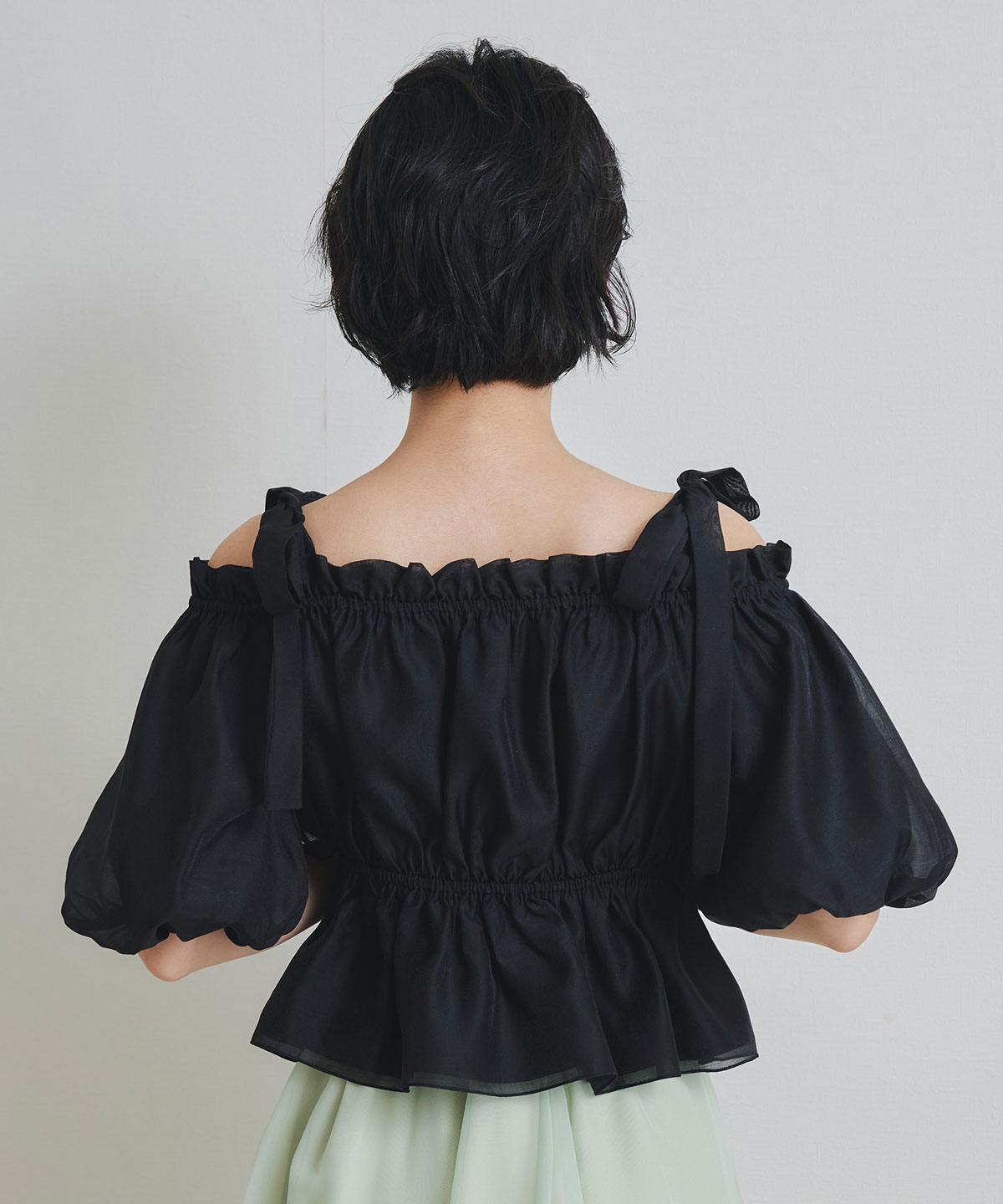 ショルダーリボンフリルオフショルブラウス