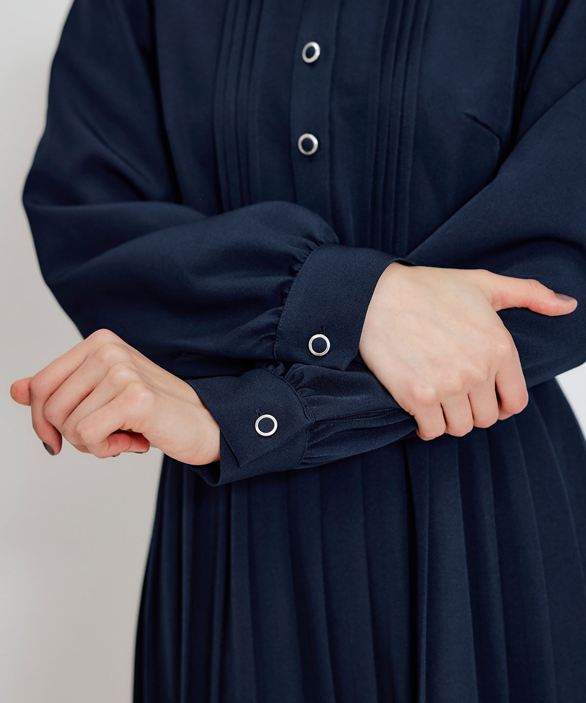 リボンタイプリーツロングシャツワンピース