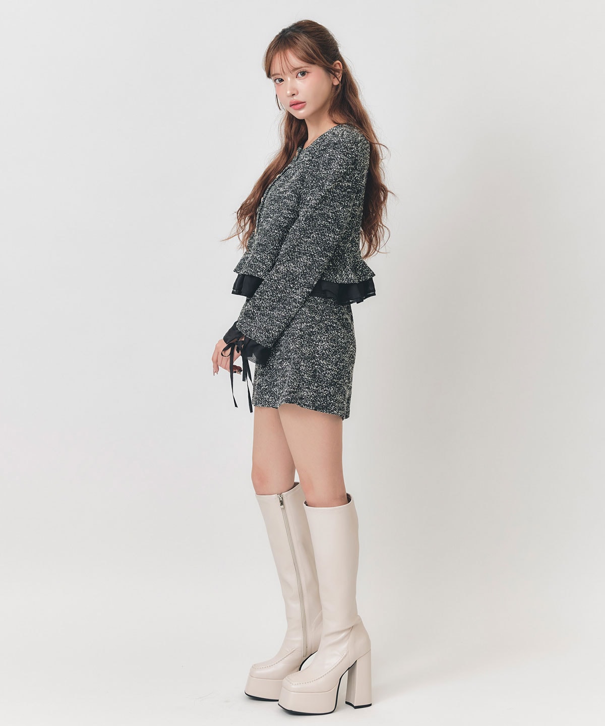 【=LOVE 大場花菜さん着用】ペプラムデザインツイードライクニットジャケット×ショートパンツセットアップ