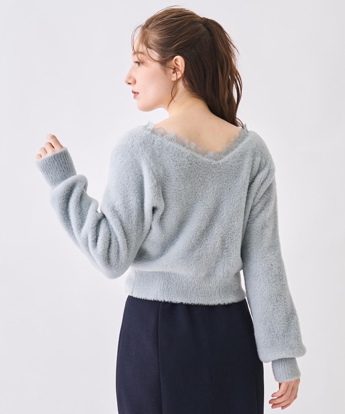 【12/5(Fri)発売開始】レースネックフェザーニット