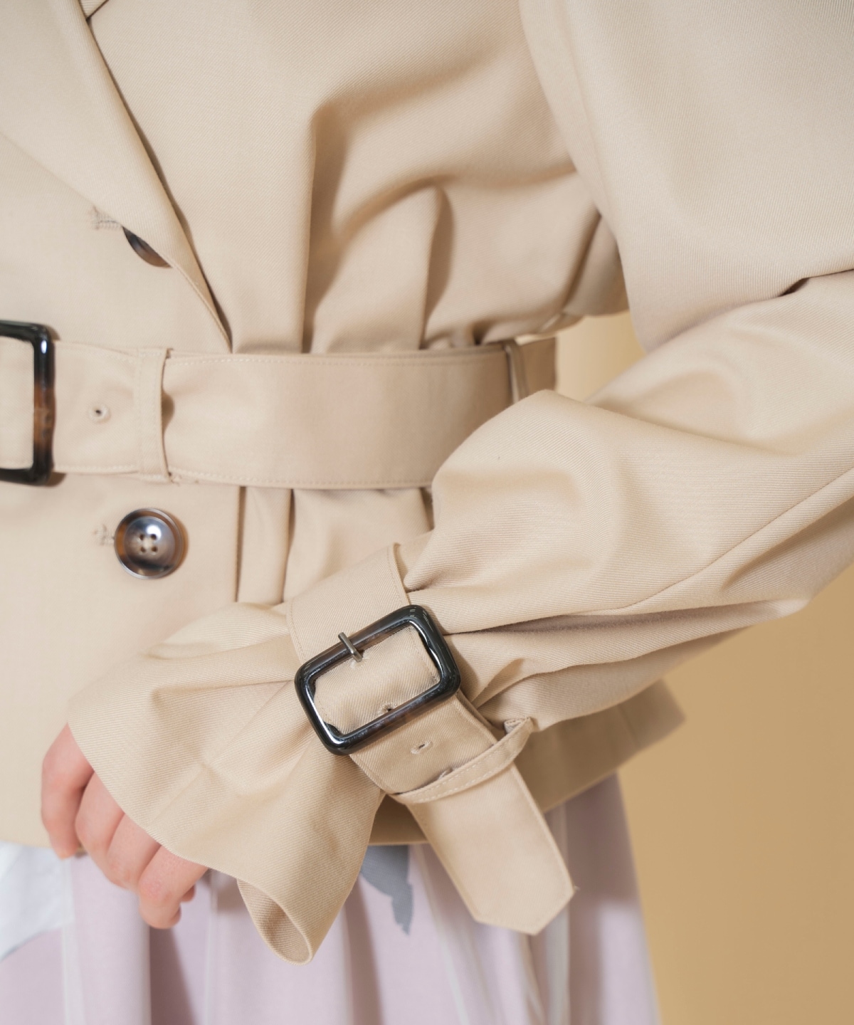 ギャザー袖ショートトレンチ