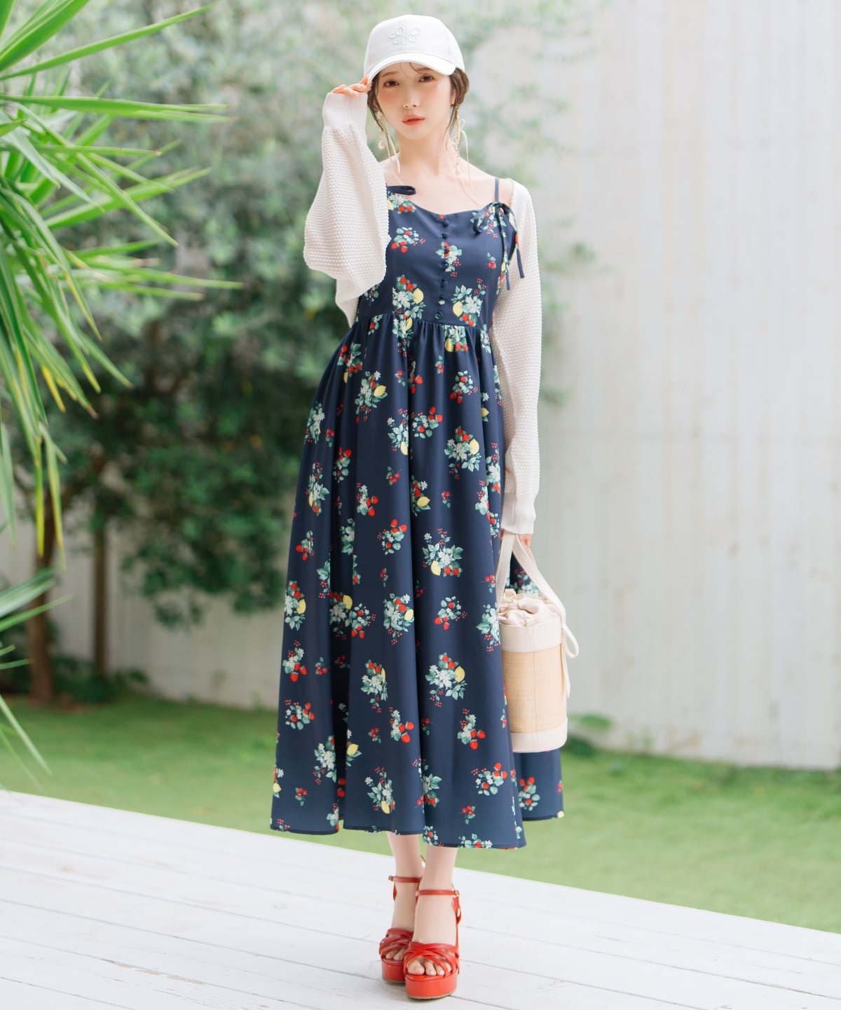 ショート丈柄編みボレロ