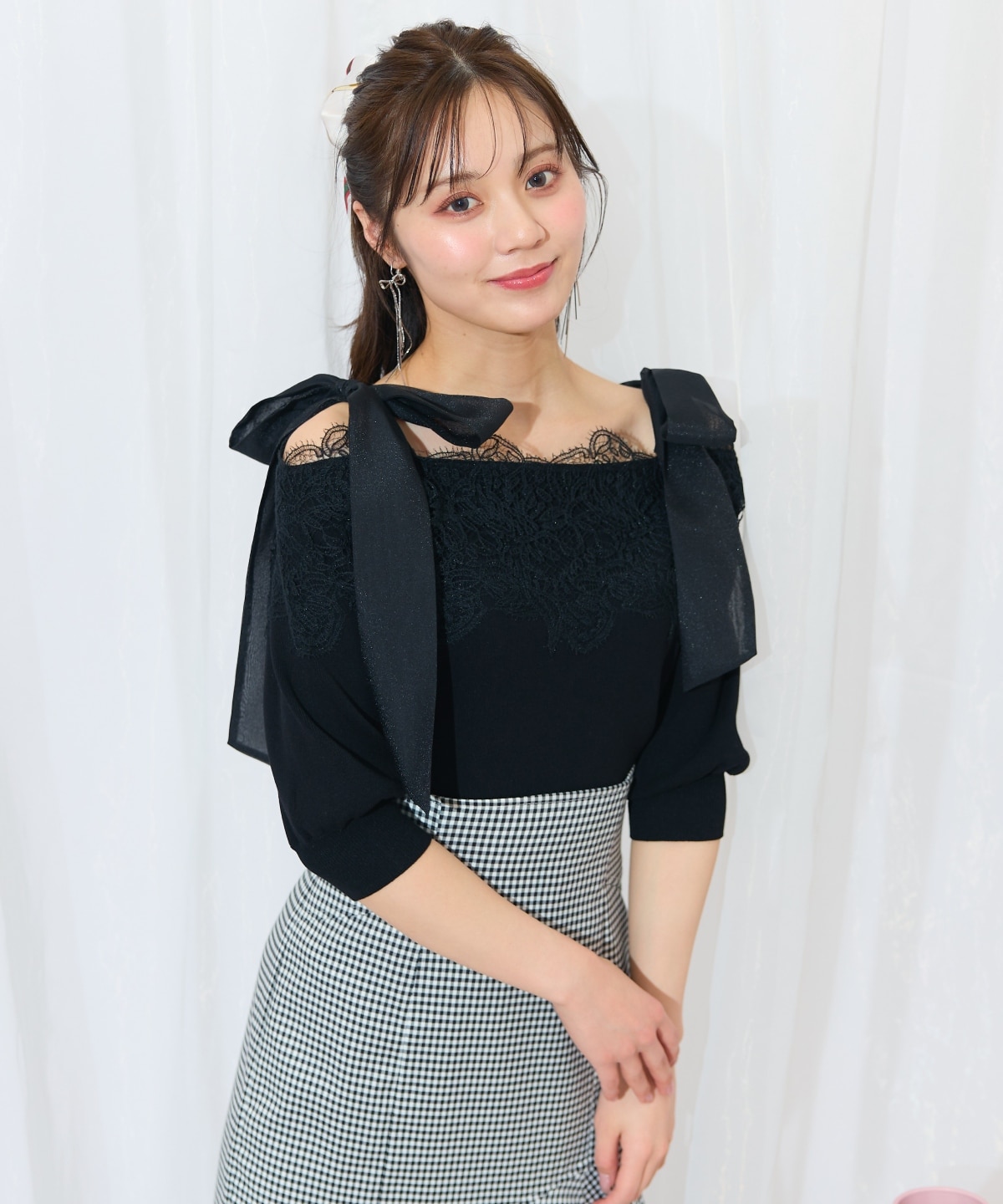 レーストリミング肩リボンニット