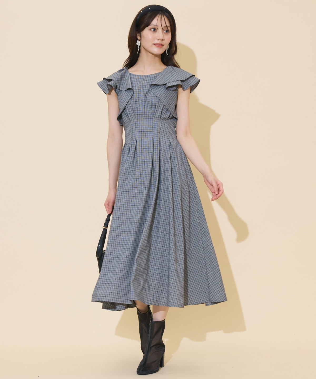 ラッフルスリーブバックリボンワンピース