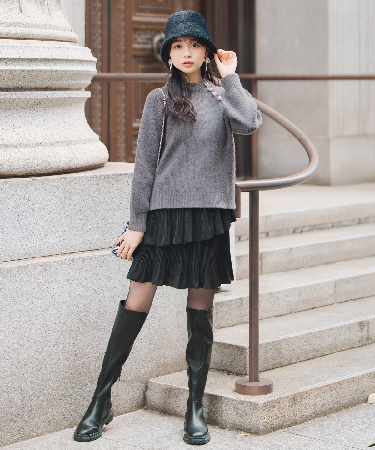 【KNIT PLEATS SET series】アソートボタンデザインニット