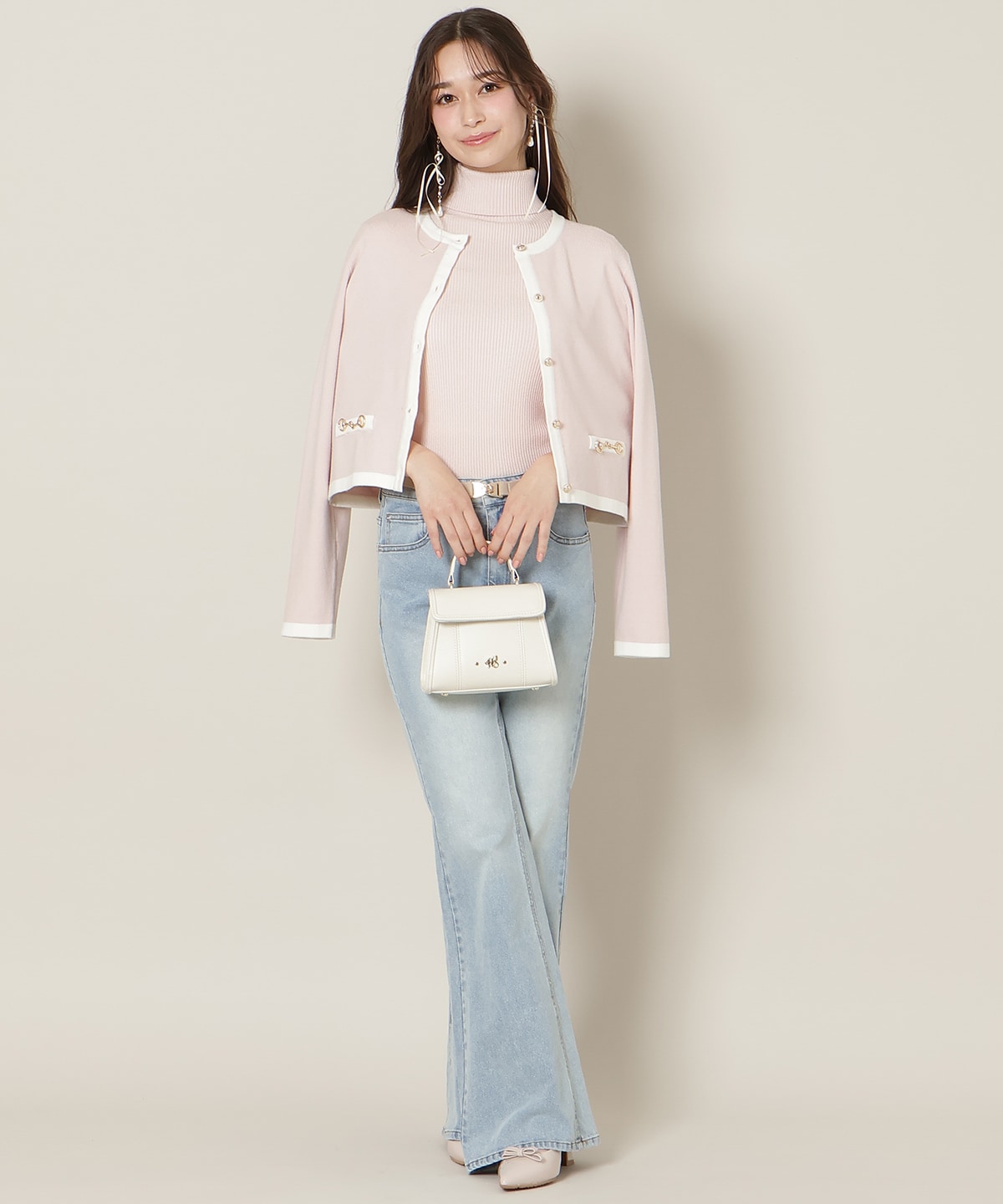 【再入荷予約受付中】美脚ロゴ刺繍セミフレアデニムパンツ