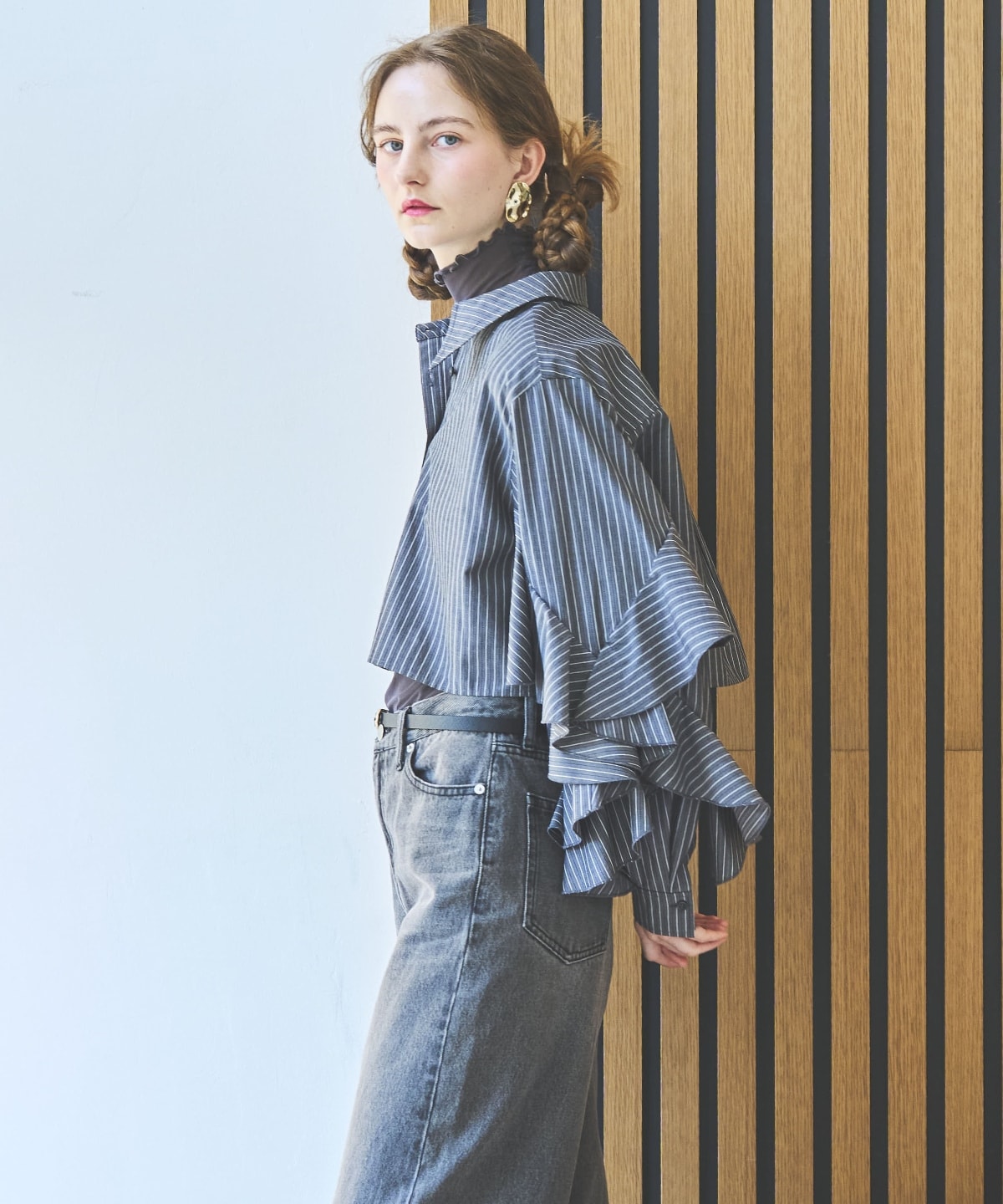 ストライプアシメフリルクロップドシャツ