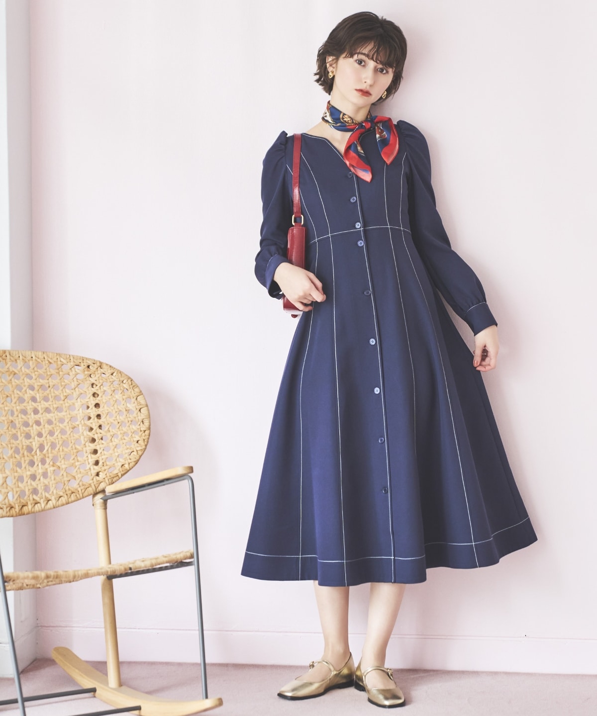 デコルテあき配色ステッチワンピース