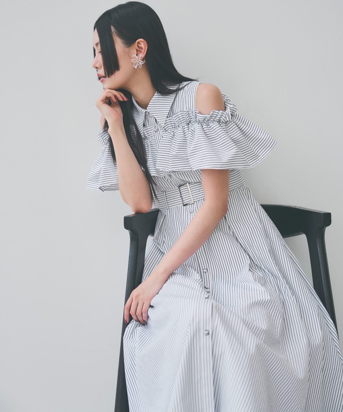 オープンショルダーストライプワンピース