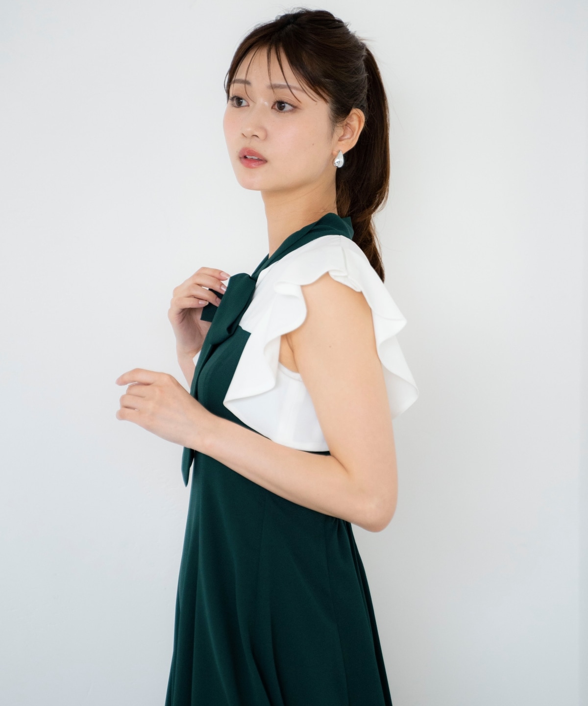 ラッフルノースリーブリボン襟ワンピース