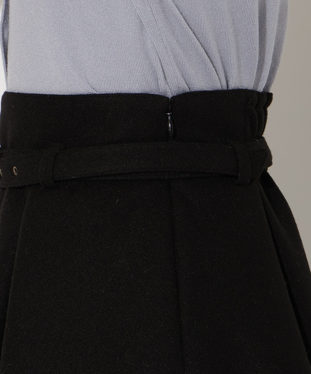 ベルト付きボックスミニスカート