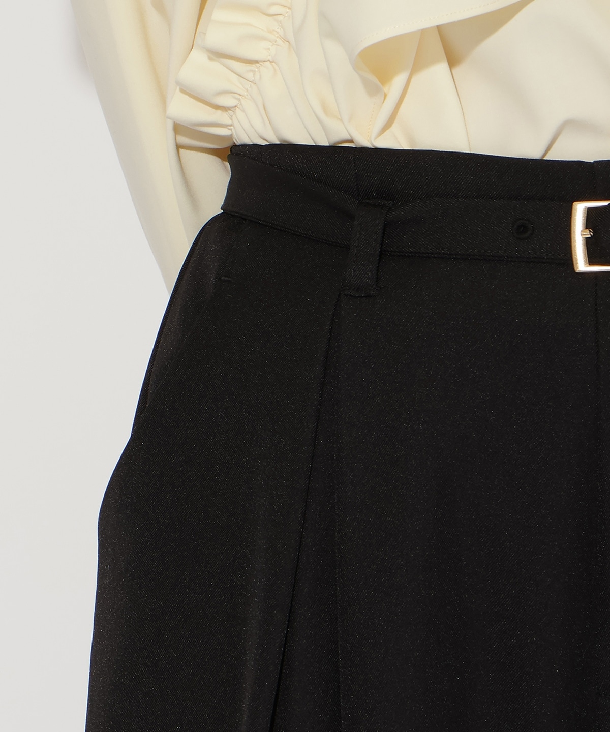 ベルト付きタックワイドパンツ